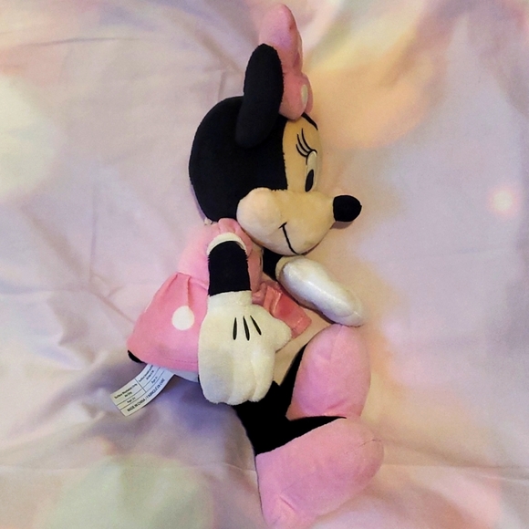 Minnie Mouse Stuffed Toy - Picture 6 of 8
